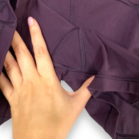 Lululemon Tied To It Biker Shorts 3.5 inch Black Cherry Plum Purple 6 Mesh - Picture 14 of 14